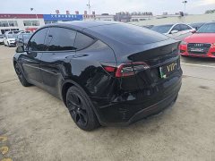 Tesla Model Y rear-wheel drive version - фото 11
