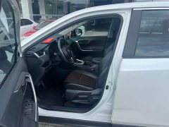 Toyota RAV4 Rongfang Dual Engine E 2021 2.5L 2WD Urban Pro - фото 5