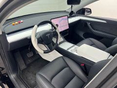 Tesla Model Y standard range rear-wheel drive version - фото 12