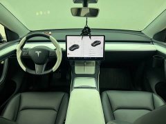 Tesla Model Y standard range rear-wheel drive version - фото 17