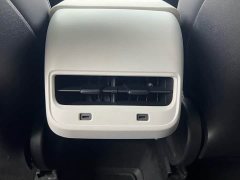 Tesla Model Y standard range rear-wheel drive version - фото 4