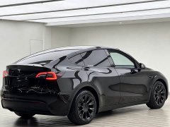 Tesla Model Y standard range rear-wheel drive version - фото 5