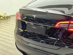 Tesla Model Y standard range rear-wheel drive version - фото 6
