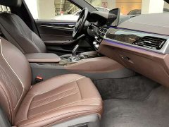 BMW 5 Series facelift 525Li M Sports Package - фото 11