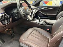 BMW 5 Series facelift 525Li M Sports Package - фото 9