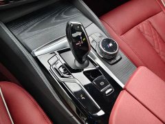 BMW 5 Series 530Li leading M sports package - фото 11