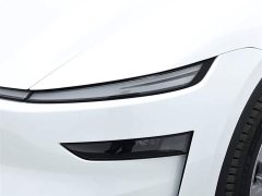 Tesla Model Y facelift long-range all-wheel drive version - фото 17