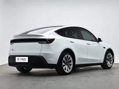 Tesla Model Y facelift long-range all-wheel drive version - фото 3