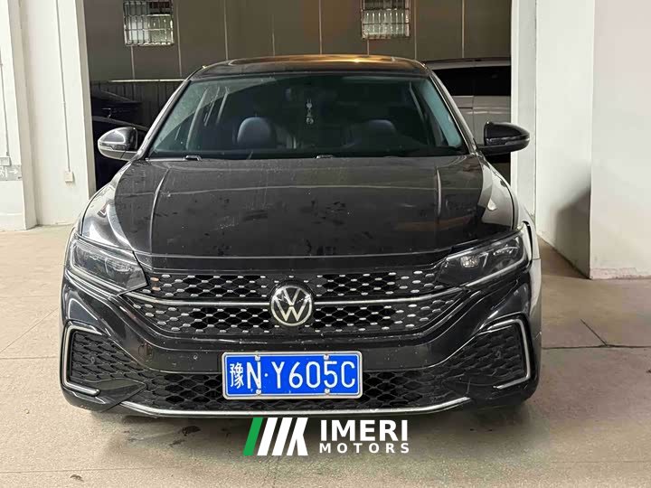 Volkswagen Passat Facelift 330TSI Starry Elite Edition