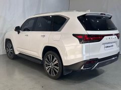 Lexus LX 2022 600 Signature Middle East Edition - фото 4
