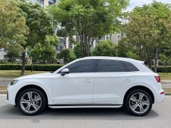 Audi Q5L 2022 45T luxury and dynamic - фото 4