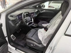 Audi Q5 e-tron 40 e-tron sparkling brocade suit - фото 6