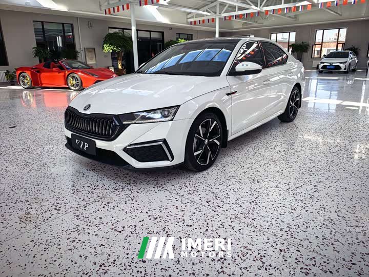 Lynk & Co Octavia PRO TSI280 Exclusive Edition - автомобиль из Китая