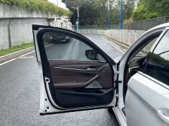 BMW 5 Series 2023 530Li Leading Luxury Package - фото 16