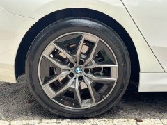 BMW 5 Series 2024 530Li Leading Luxury Package - фото 4