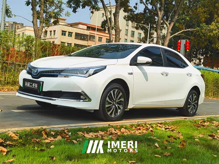 Toyota Corolla Plug-in Hybrid 2019 1.8L E-CVT Leading Edition - автомобиль из Китая