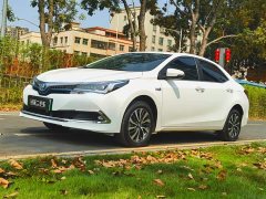 Toyota Corolla Plug-in Hybrid 2019 1.8L E-CVT Leading Edition - фото 1