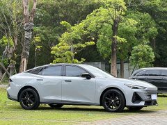 Changan UNI-V 1.5T premium - фото 3