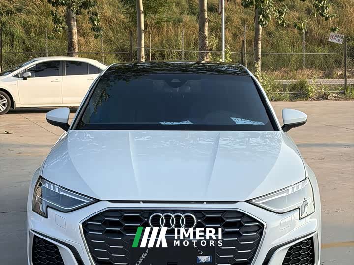 Audi A3 Sportback 35 TFSI stylish and sporty - автомобиль из Китая