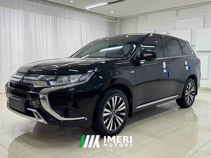 Mitsubishi Outlander 2021 facelift 2.0L 2WD smooth version 5 seats