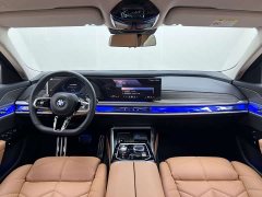 BMW 7 Series 2023 740Li M Sport Package - фото 18