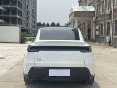 Tesla Model Y rear-wheel drive version - фото 8
