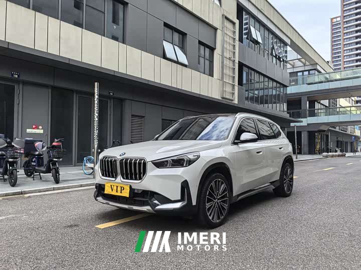 BMW X1 sDrive25Li M Sports Package - автомобиль из Китая