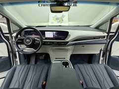 Lynk & Co Century 2.0T four-seater private version - фото 11