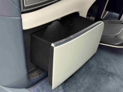 Lynk & Co Century 2.0T four-seater private version - фото 16