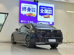 BMW 7 Series 2023 735Li Luxury Line - фото 14