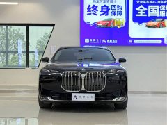 BMW 7 Series 2023 735Li Luxury Line - фото 2