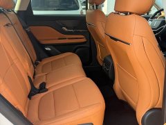 Lynk & Co Adventurer 2.0T front-wheel drive and elegant - фото 12