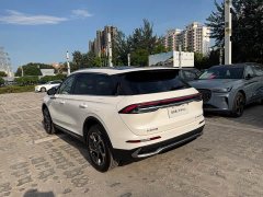 Lynk & Co Adventurer 2.0T front-wheel drive and elegant - фото 6