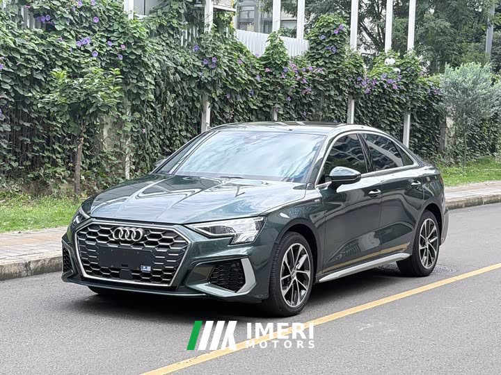 Audi A3 A3L Limousine 35 TFSI aggressive and sporty - автомобиль из Китая
