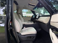 Lexus LM 2023 500h six-seater premium version - фото 12