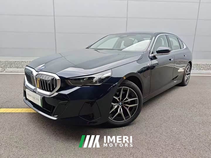 BMW i5 2024 eDrive 35L M Sports Package - автомобиль из Китая