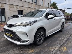 Toyota Grevia 2.5L Hybrid Luxury Edition - фото 1