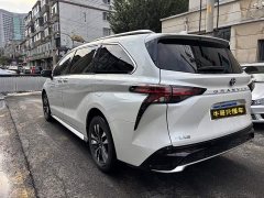 Toyota Grevia 2.5L Hybrid Luxury Edition - фото 6