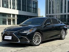 Lexus ES 300h Executive Edition - фото 1