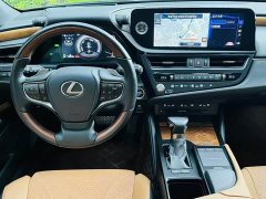 Lexus ES 300h Executive Edition - фото 3