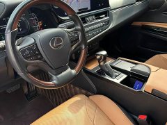 Lexus ES 300h Executive Edition - фото 5