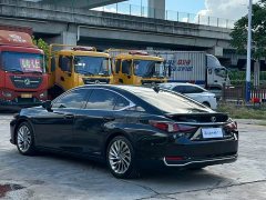 Lexus ES 300h Executive Edition - фото 8