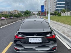 Lexus ES 2021 300h Premium Edition - фото 8
