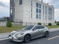 Lexus ES 2022 300h Silver Lining Edition - фото 1