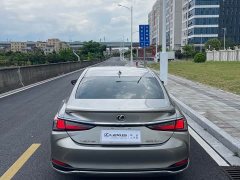 Lexus ES 2022 300h Silver Lining Edition - фото 8