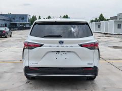 Toyota SIENNA 2021 2.5L Hybrid Premium Edition - фото 4