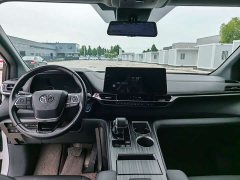Toyota SIENNA 2021 2.5L Hybrid Premium Edition - фото 7
