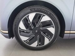 Lynk & Co eπ008 210 Ultra Intelligent Driving Edition 5-Seater - фото 17