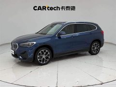 BMW X1 2021 facelift sDrive25Li leading - фото 1