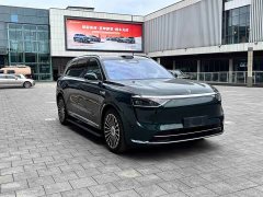 AITO Wenjie M8 extended range Ultra version 53.4kWh 6-seater version (192-line lidar) - фото 3
